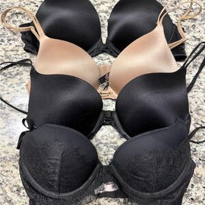 Victoria’s Secret Women's Bras 32C